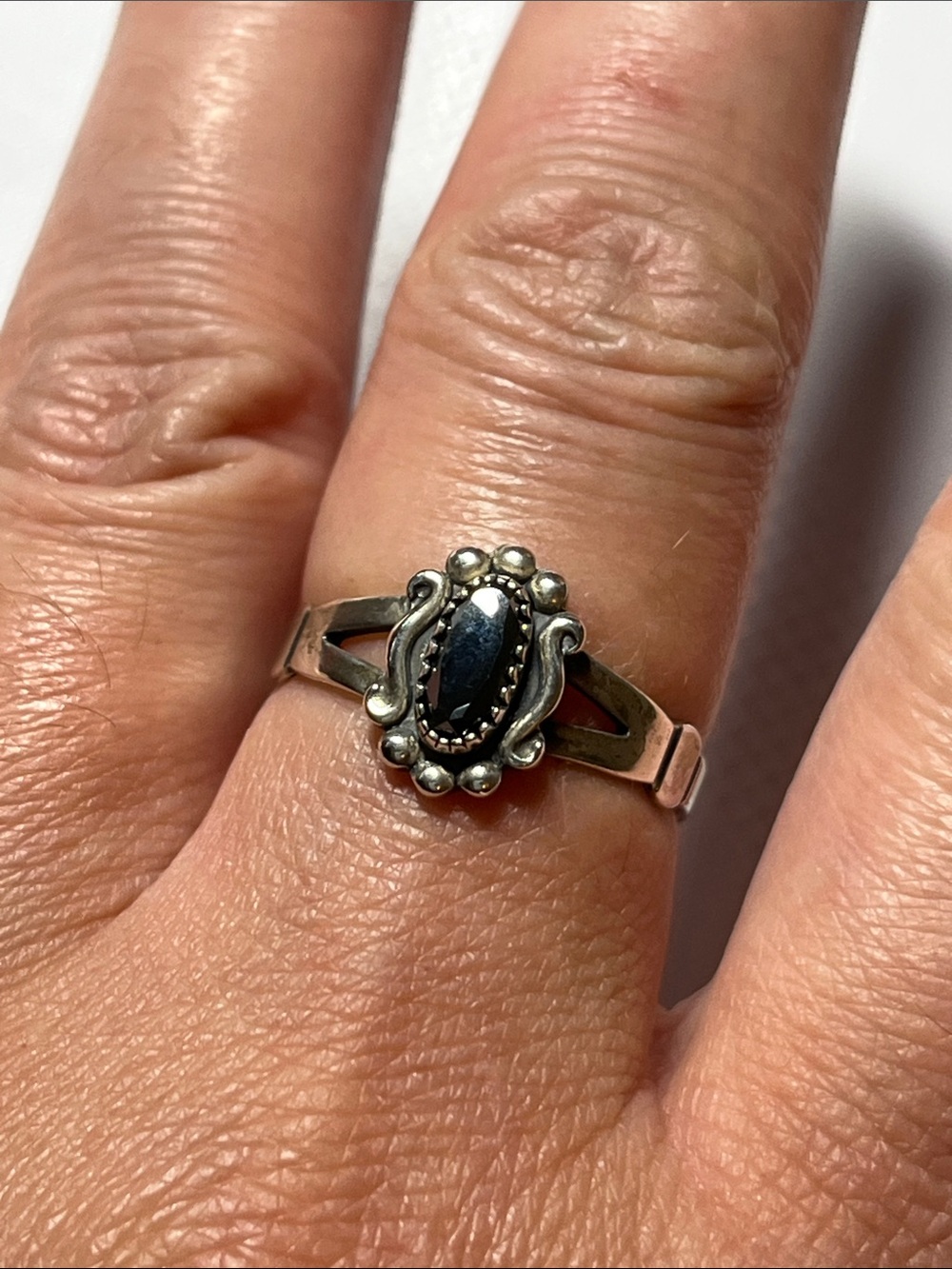 Sterling Silver Black Onyx Vintage-Style Ring
Size 8.5
New